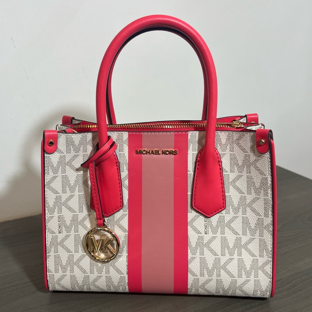 MICHAEL KORS CENTER
STRIPE MAPLE SMALL GERAN MULTI
SATCHEL MK LOGO BAG